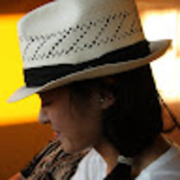 Meet your Posher, Sheila - Picture 1 of 1